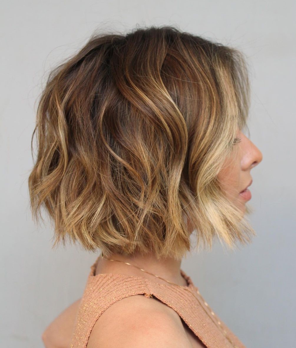 Choppy Wavy Low-Maintenance Bob with Highlights