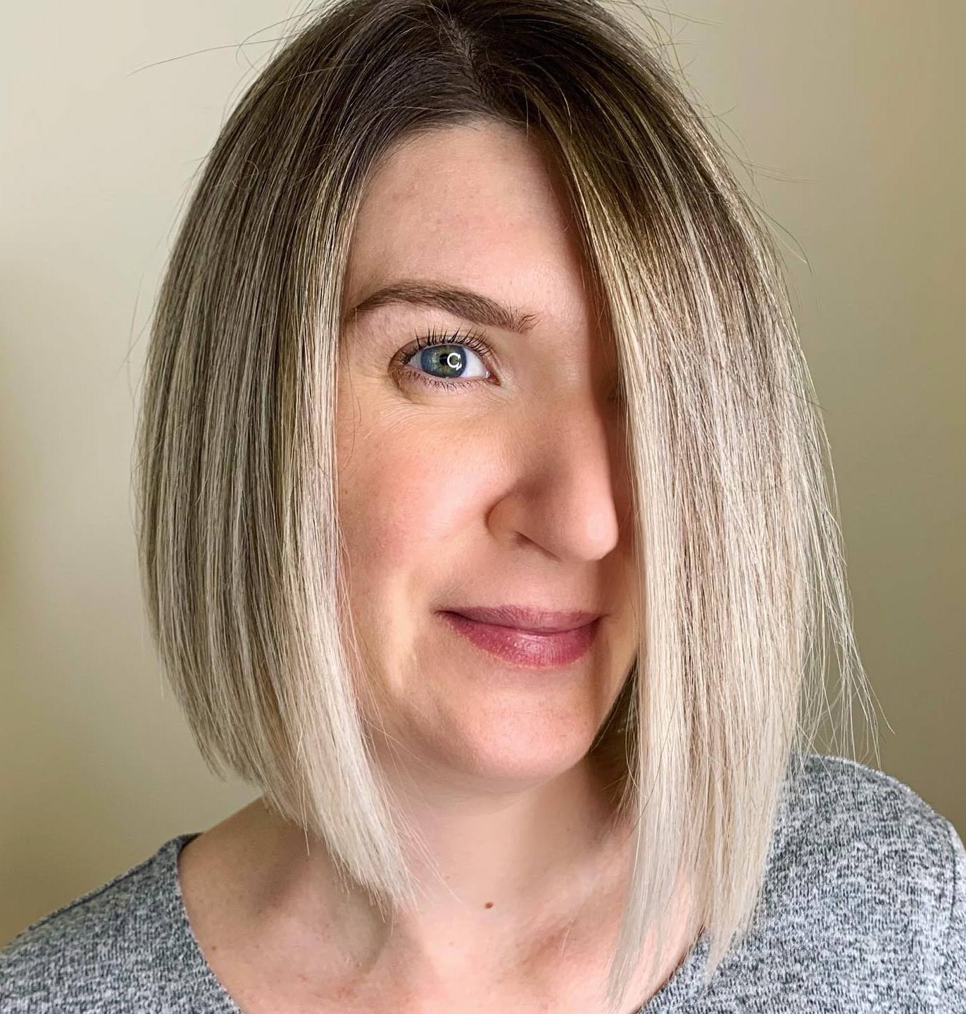 Asymmetrical Straight Bob to Look Younger