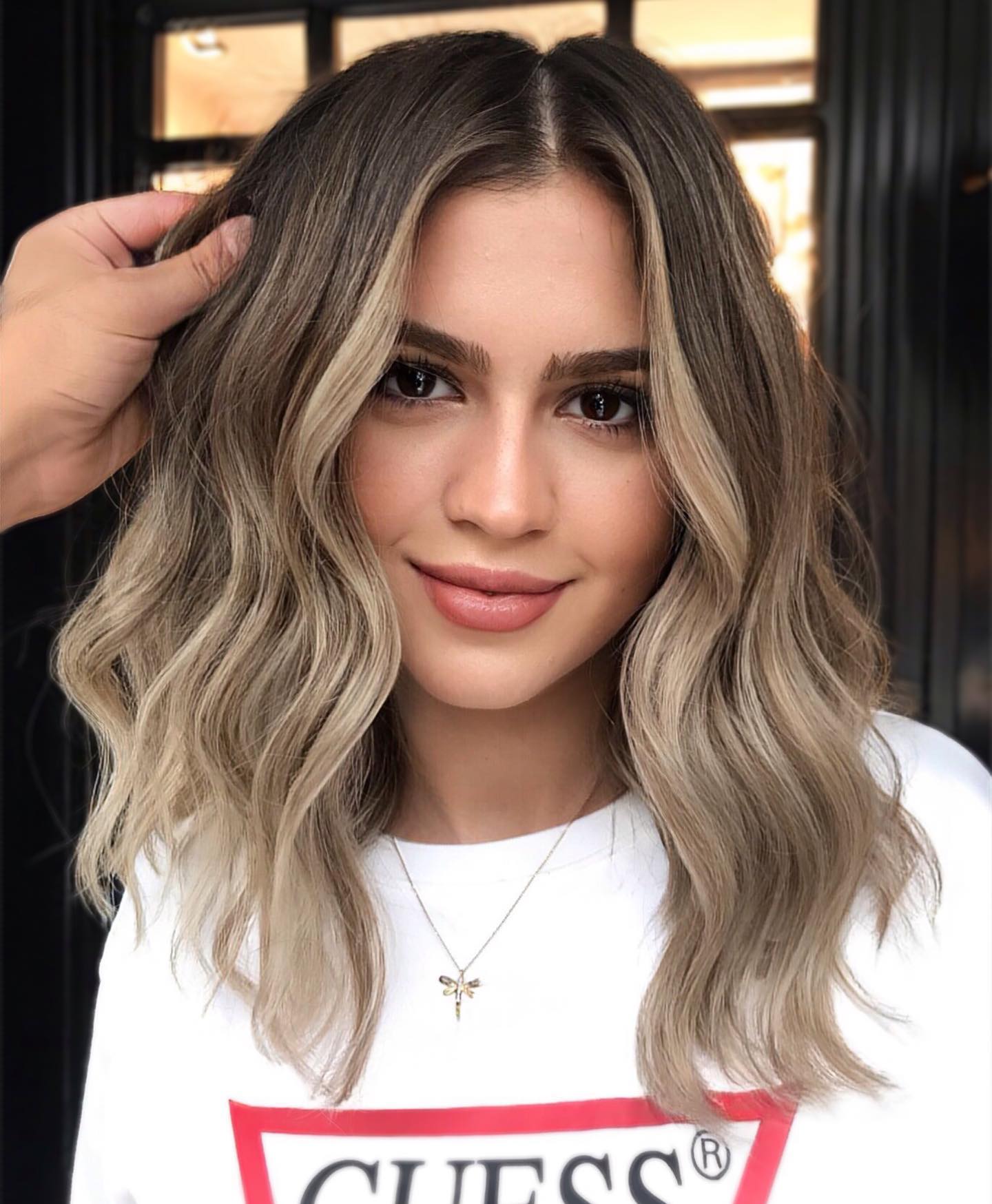 Wavy Midi Hair with Money Pieces